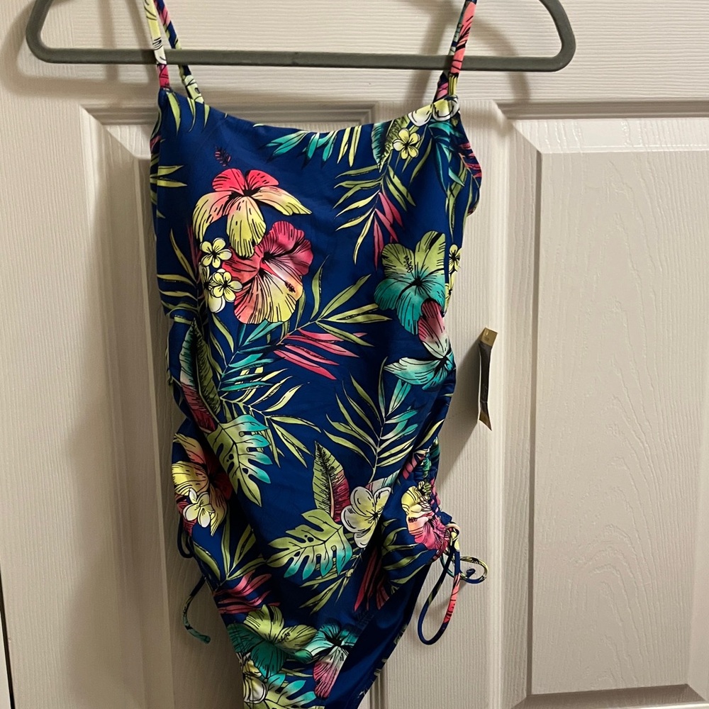 NWT LOFT Navy Tropical Floral M Women’s One-Piece Swimsuit